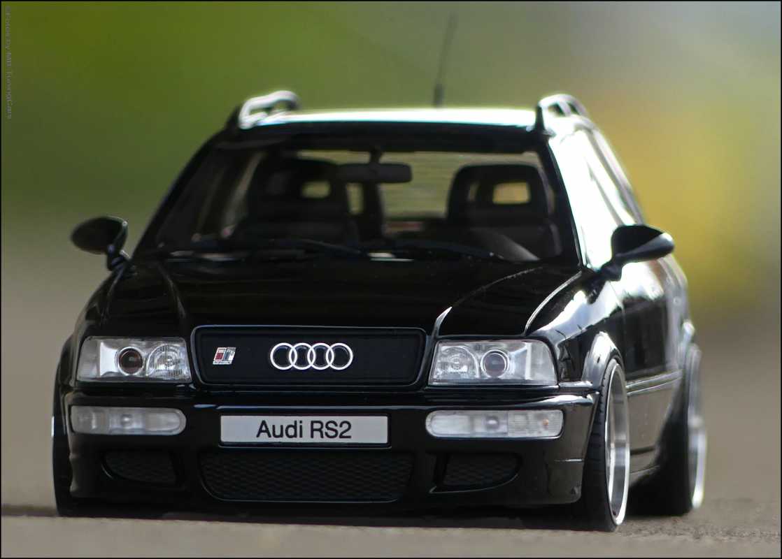 1:18 Audi 80 Avant RS2 2.2L 20V turbo Black Edition mit Porsche Alufelgen